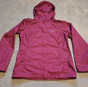 Women's Columbia Maroon Rain Jacket Size Medium